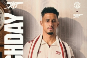 体育赛事-枪魔大战！阿森纳社媒发布客战曼联海报：萨利巴单人出镜