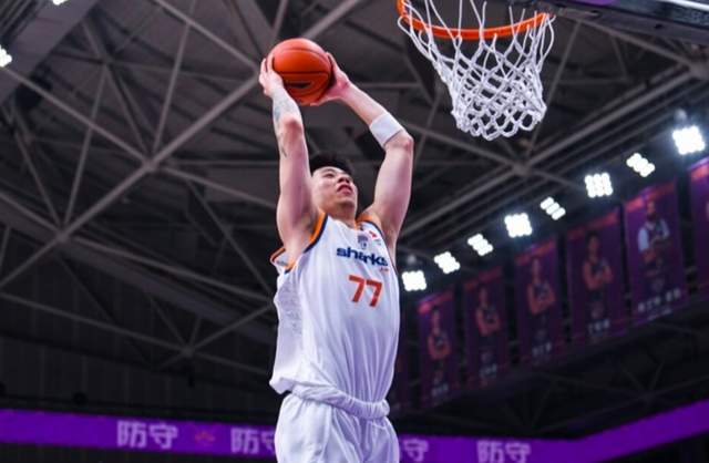 伟德体育-CCTV5直播！上海VS新疆严阵以待，张镇麟渐入佳境，卢伟拒绝爆冷